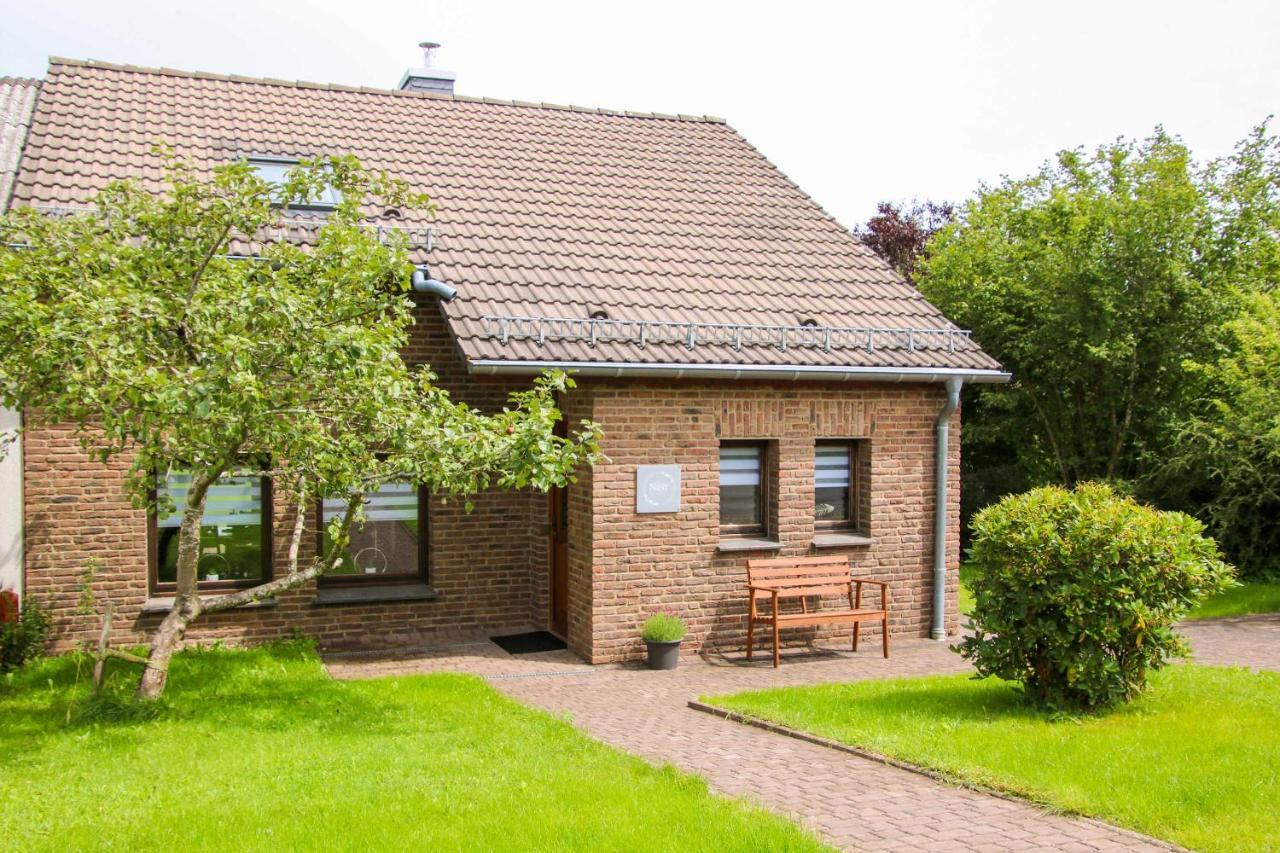 Ferienhaus Eifelnest Scheid  외부 사진